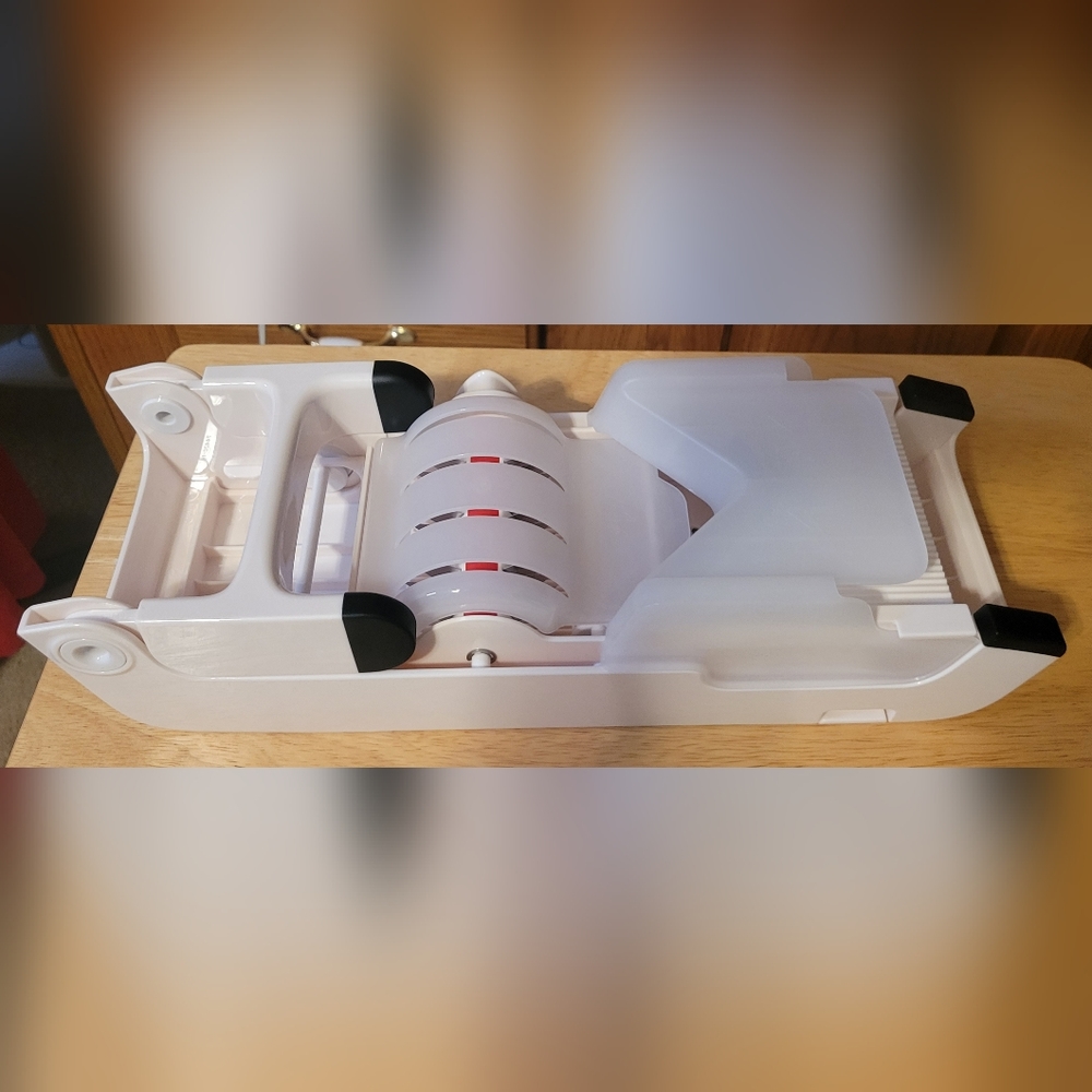 Tupperware Mandoline - Picture 4 of 10